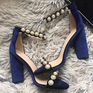 Qupid Lyra Navy Velvet & Pearl Block Heel 🤍